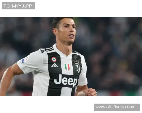 那不勒斯主席德劳伦蒂斯与利雅得胜利CEO合影展示C罗球衣引发热议 那不勒斯主席德劳伦蒂斯与利雅得胜利CEO合影展示C罗球衣引发热议